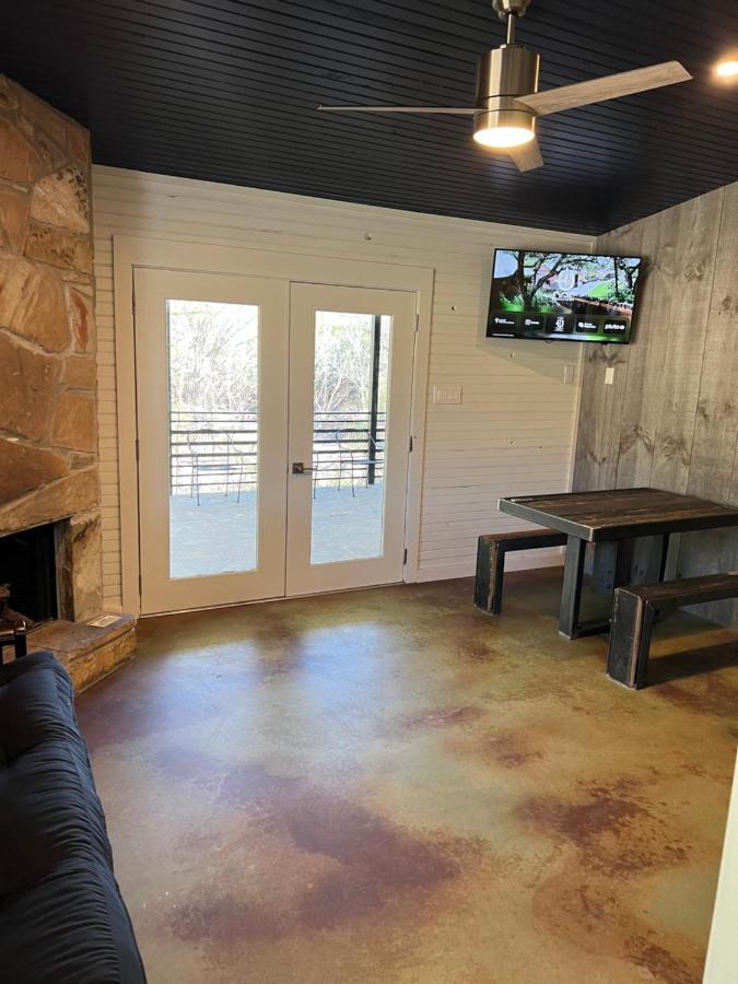 Hideout On The Horseshoe Hotel Canyon Lake